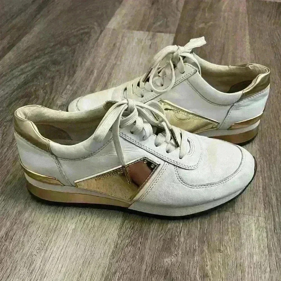 Michael Kors White Leather Sneakers with gold detail - Picture 13 of 15